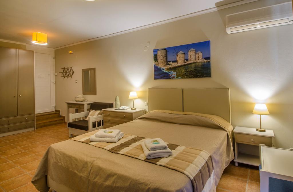 Plaka Studios Karfas Luaran gambar